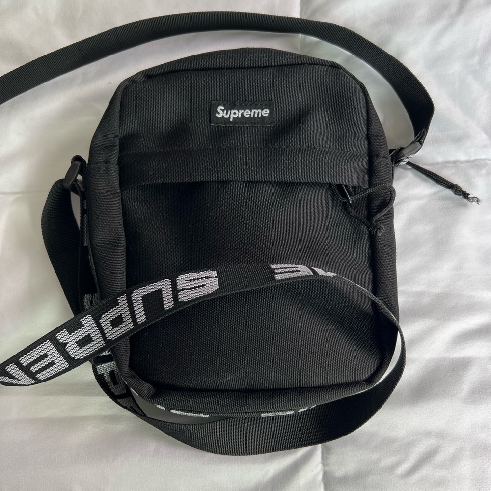Supreme Crossbody Sling Bag (Unisex)-SS18 - Picture 2 of 7